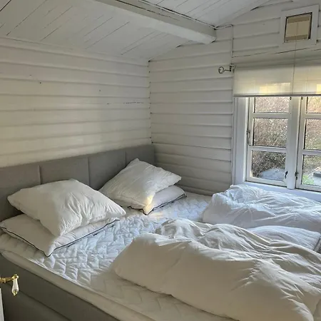 & Forrest House, Liseleje