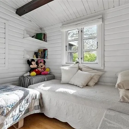 & Forrest House, Liseleje * Hundested