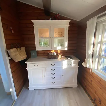 & Forrest House, Liseleje