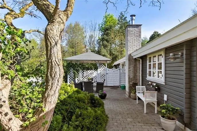 & Forrest House, Liseleje 후네스테드