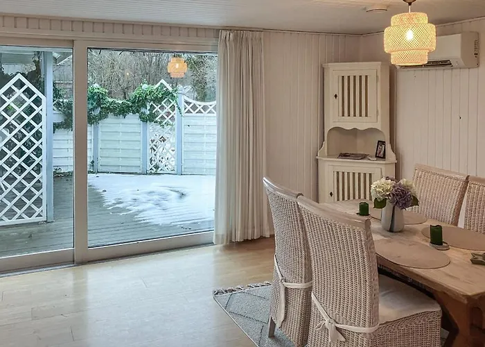 & Forrest House, Liseleje 후네스테드